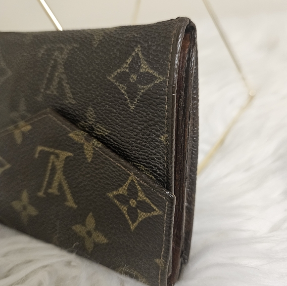 Vintage Louis Vuitton Wallet - Picture 6 of 8